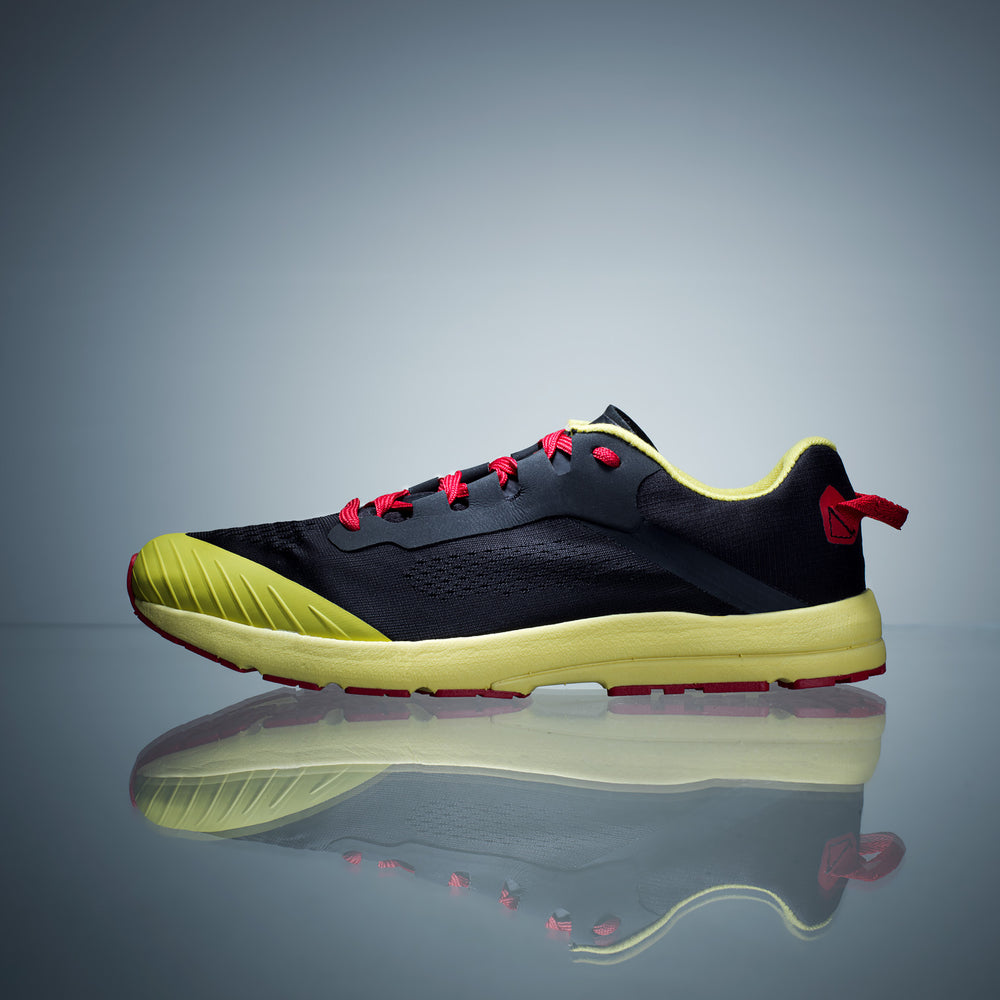 
                  
                    FEET Trail+ running shoe, FEET Trail+ juoksukenkä
                  
                
